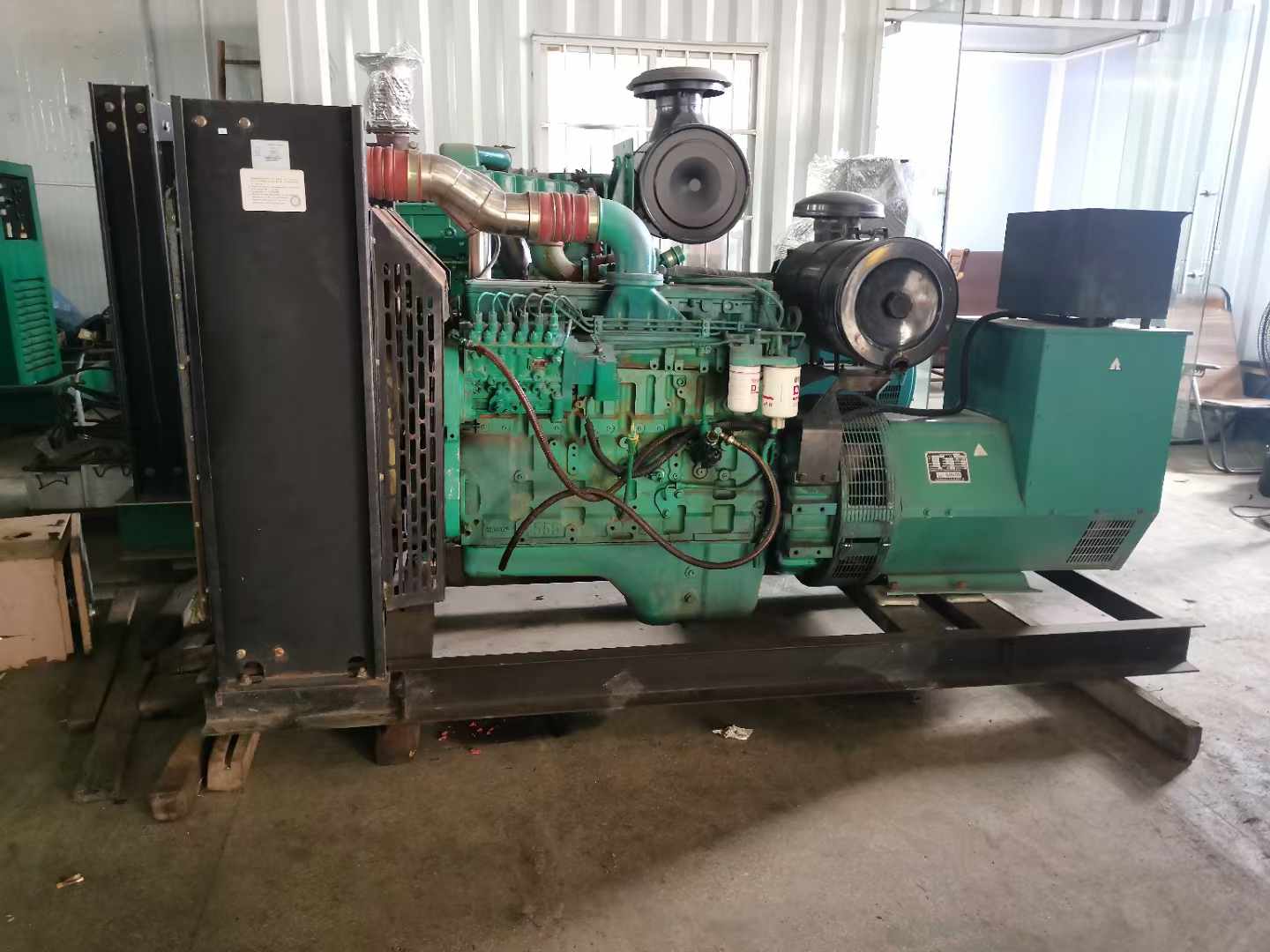 长洲发电机租赁如何确定电缆的承载电流是否在安全范围内？