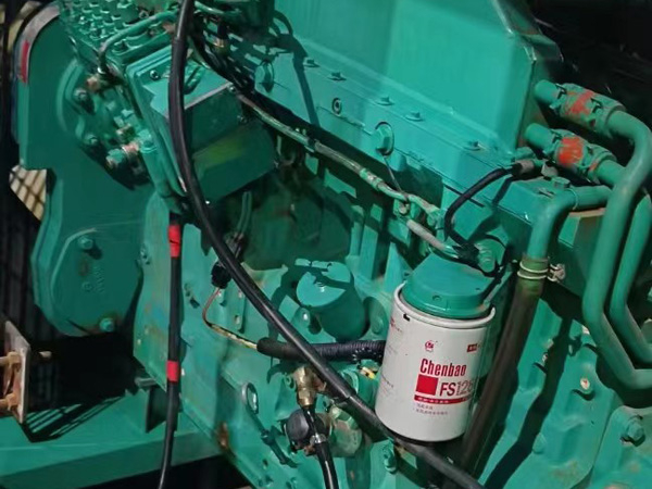 长洲如何确定新的发电机组控制系统是否与原系统兼容？